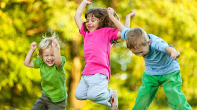 Des parents trop inquiets, des enfants moins actifs