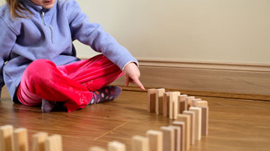 Apprendre à compter: les objets colorés déconcentrent les enfants