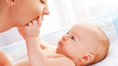 Bébé sait quand vous allez le prendre