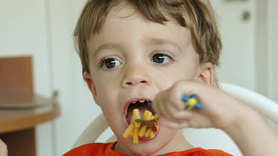 Aliments pour enfants: trop de sel et de sucre