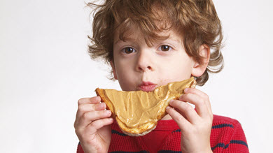 Exposer les enfants aux arachides en bas âge préviendrait les allergies