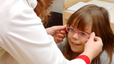 Vision : les enfants myopes de plus en plus tôt