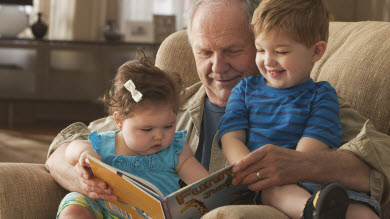 Grands-parents: prendre soin de ses petits-enfants améliorerait l'espérance de vie