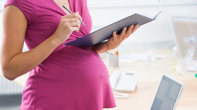 Grossesse: encore de la discrimination au travail