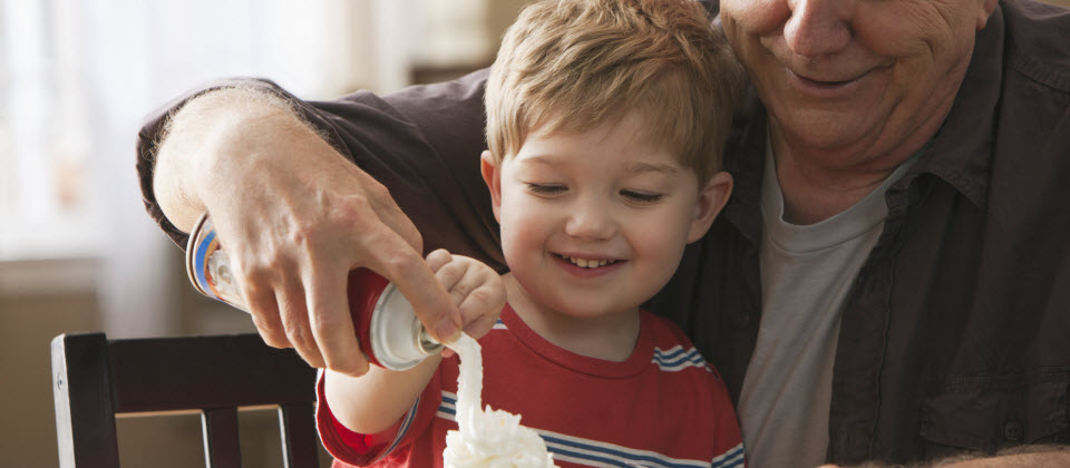 Alimentation des enfants: oui ou non aux gâteries en visite?