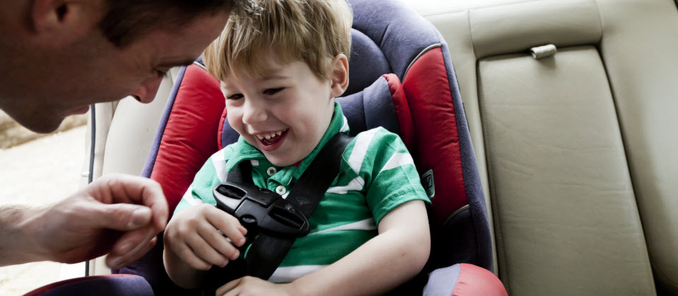 Enfant, auto et chaleur: des conseils pour éviter le pire