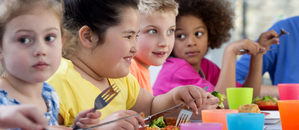 En manchettes: obésité, sommeil des parents et préparation des repas