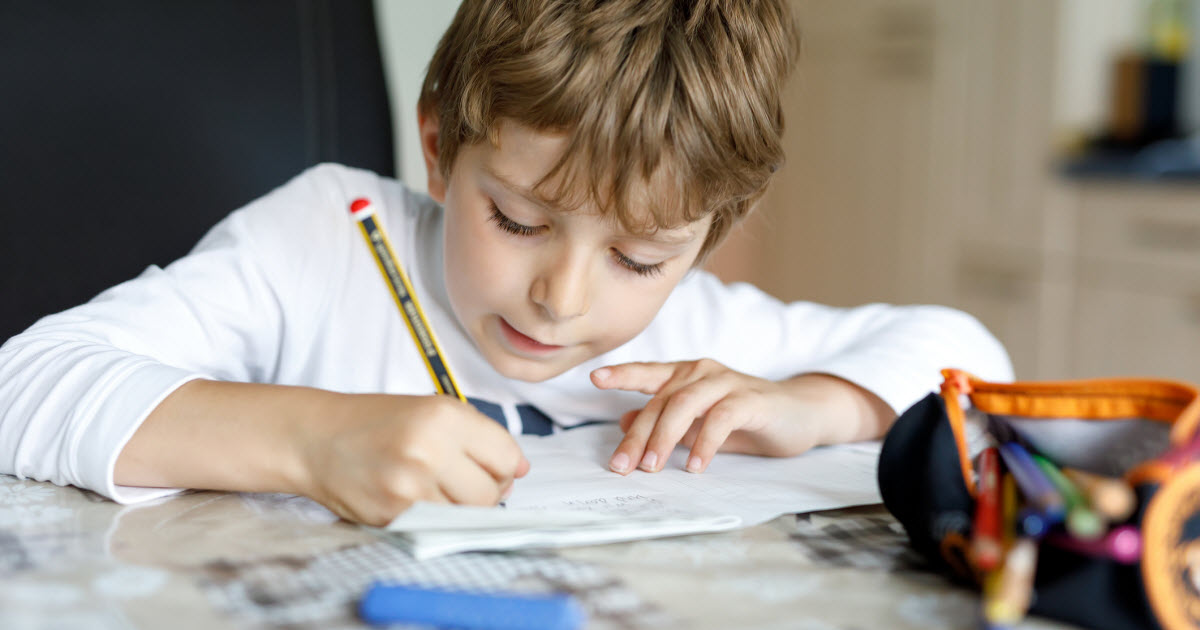 En manchettes: L'aider à s'organiser - Parents hélicoptères - Diabète de grossesse