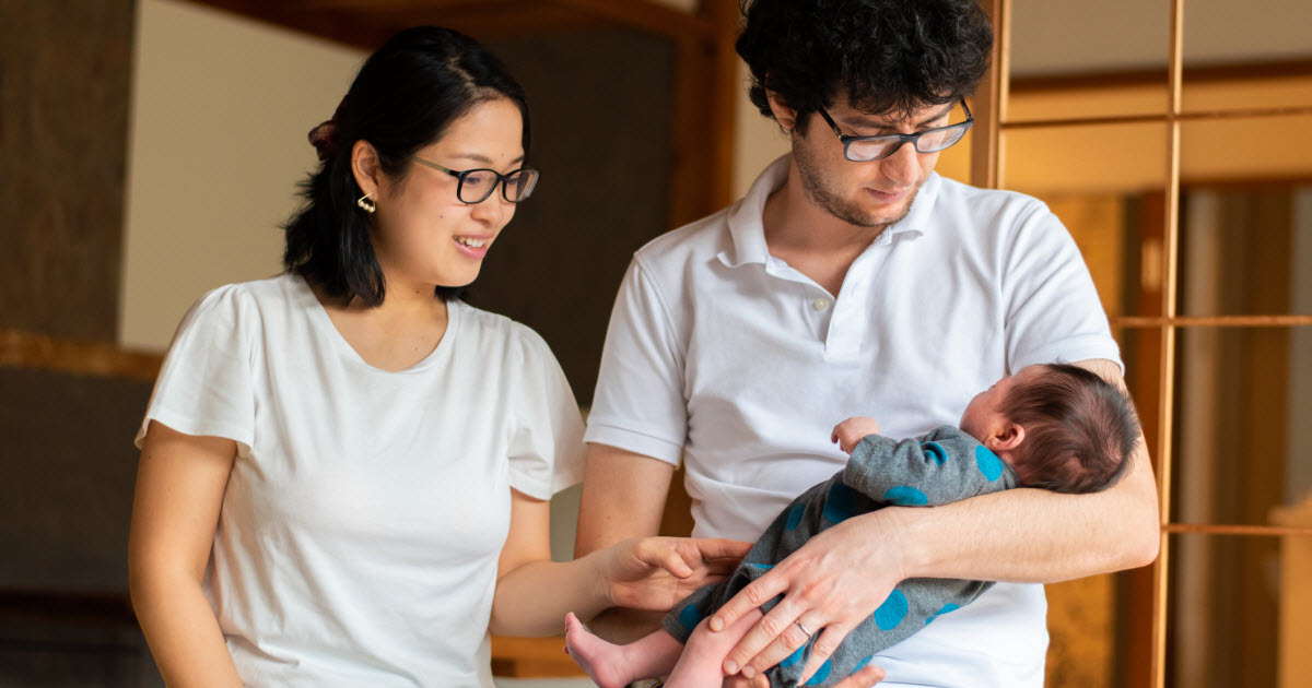 En manchettes: Congé parental - Jouets et environnement - Dépistage de la COVID-19