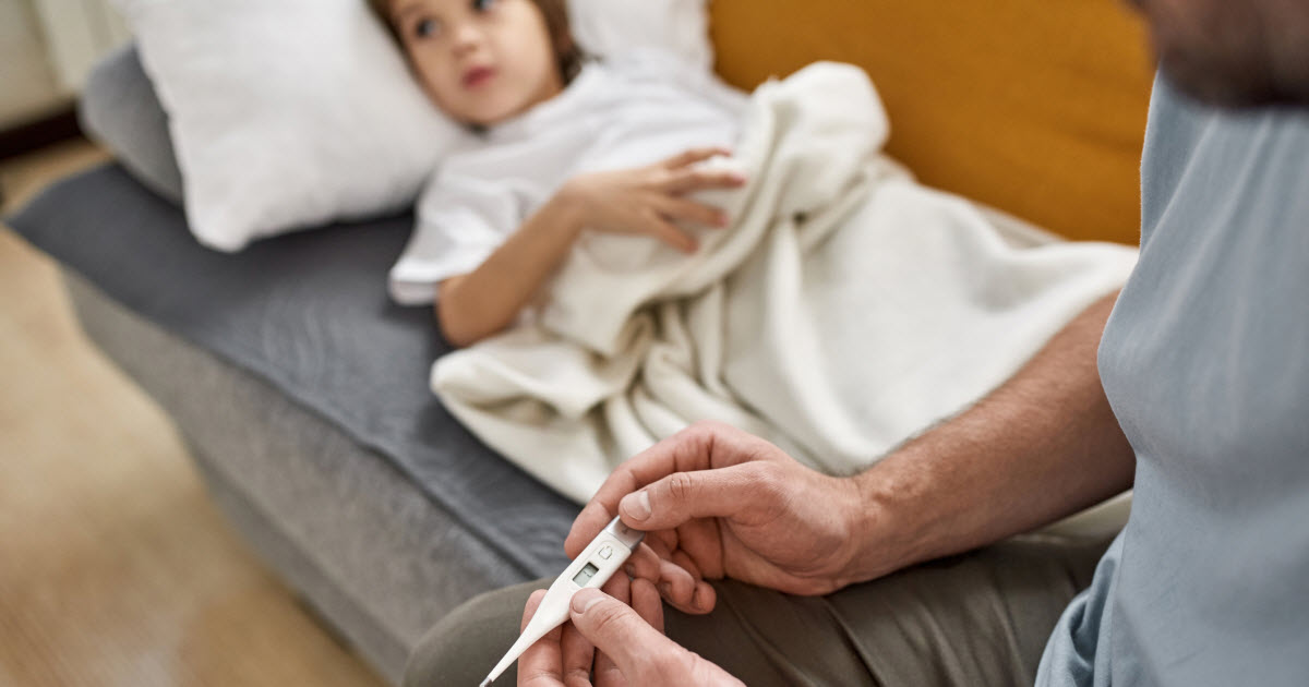 En manchettes: Fièvre et garderie – Punitions et santé mentale – Écrans en garderie – Sport durant la grossesse