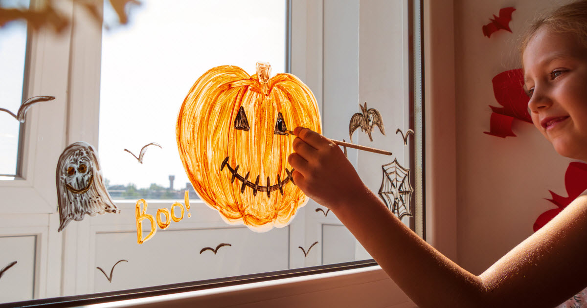 En manchettes: Halloween et environnement – Allaiter pendant une situation d’urgence – Développement à la maternelle
