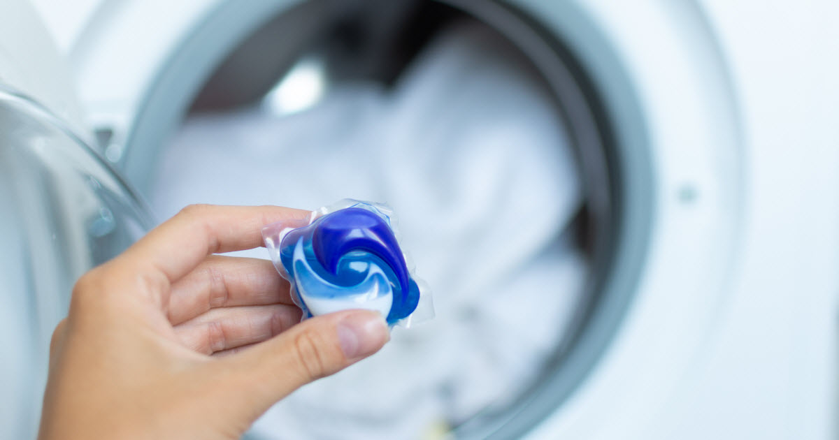 En manchettes: Sachets de détergent à lessive – Mutisme sélectif – Film à répétition – Appel à tous pour balado