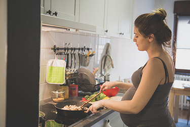 Alimentation: conseils de mamans pour préparer l'arrivée de bébé