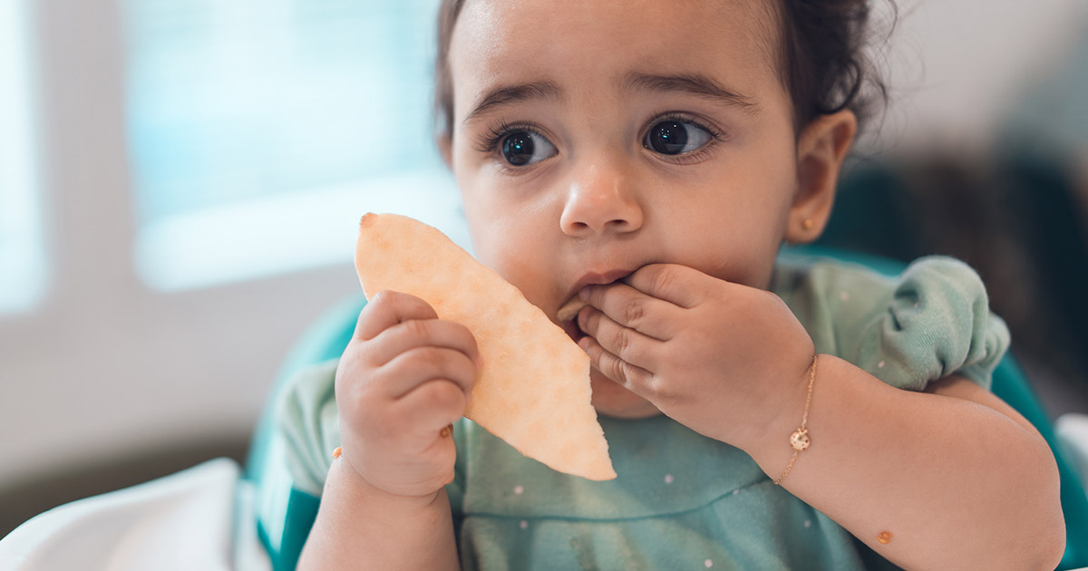 Collations du commerce pour bébés: qu'en penser?