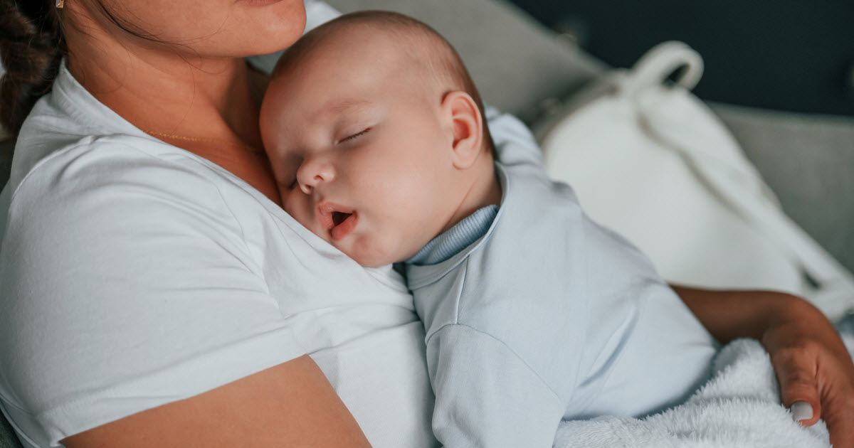 Comprendre le sommeil de bébé pour mieux s'y adapter