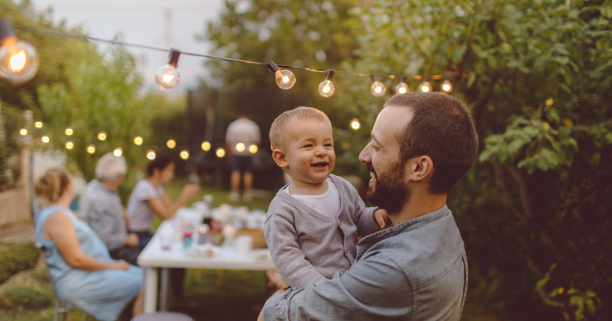 COVID-19 : le déconfinement permettra plus d’activités pour les familles