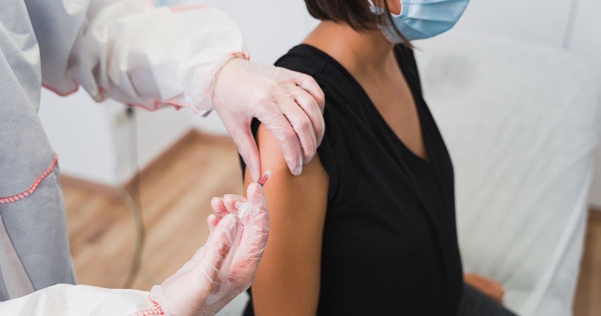 COVID-19: doit-on vacciner les femmes enceintes?