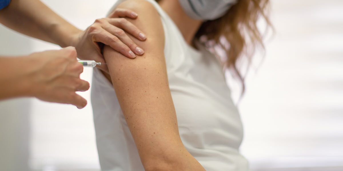 COVID-19: les femmes enceintes peuvent se faire vacciner