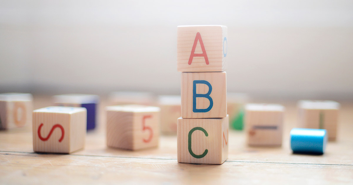 Nouveau programme de maternelle: débat autour des lettres de l'alphabet