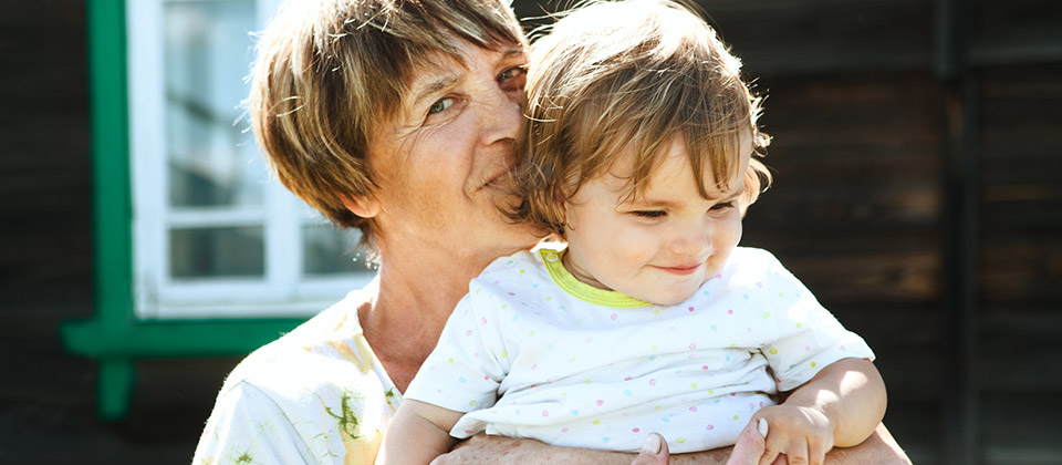 Pas de garderie: au secours mamie!