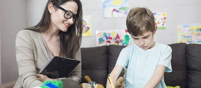 Comprendre le rôle des intervenants scolaires