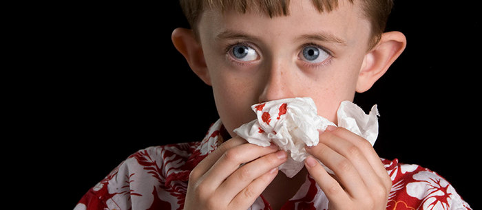 L'enfant qui saigne du nez