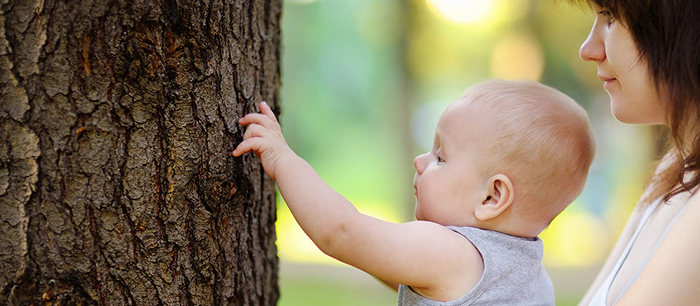 Stimuler bébé par le jeu 