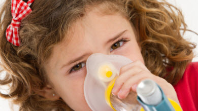 Asthme: peu de parents utiliseraient bien la pompe   