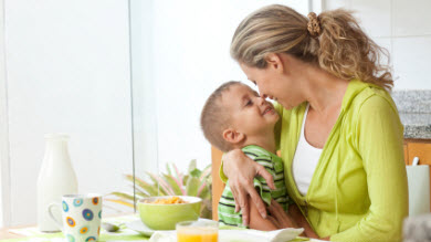 Les parents qui font passer leurs enfants avant tout seraient plus heureux