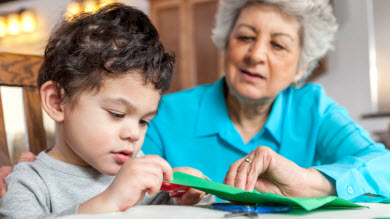 Les petits-enfants garderaient grand-maman plus alerte
