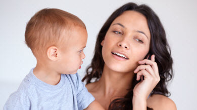 Téléphone intelligent: un obstacle aux interactions parent-enfant