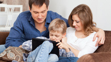 Tablette et tout-petits: pour un usage limité et encadré