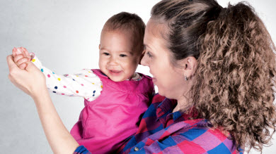 Bouger avec bébé au son de la musique favoriserait la coopération