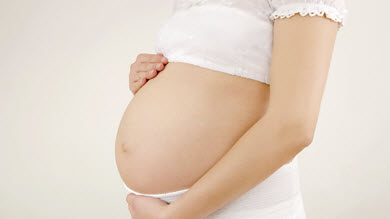 Grossesse: plus courte chez les petites femmes