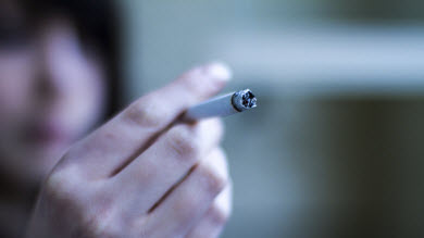 Le stress inciterait plusieurs mères à fumer à nouveau 