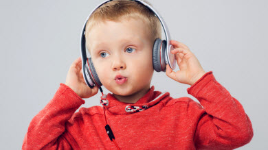 Écouteurs pour enfants: des sons trop forts