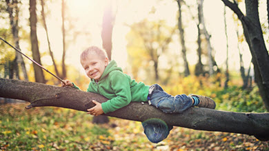 Jeu actif des enfants à l'extérieur: qu'en pensent les parents?