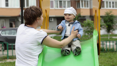 Glisser seul, plus sécuritaire qu’avec papa ou maman