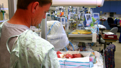 Bébé prématuré: des pères plus stressés