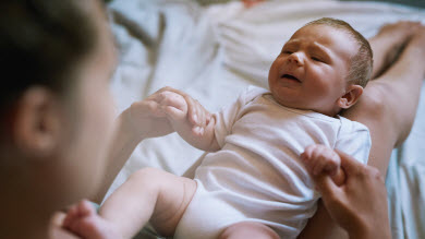 En manchettes: sommeil de bébé, lecture chez les garçons et publicités visant les enfants 