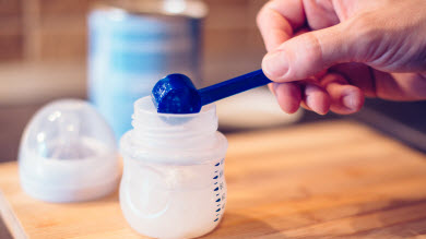 En manchettes: allergie au lait, produits pour bébés et conseils aux nouveaux parents