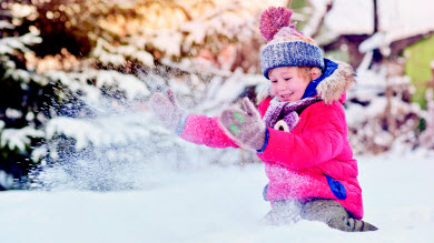 Jouer dehors, c’est tout aussi important l’hiver!