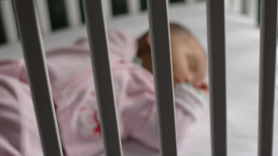 En manchettes: Sommeil des bébés - Dangers liés aux aimants - Allergies alimentaires