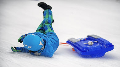 En manchettes: Glissade et blessures – Super infirmières pour les familles – Frais de garde – Femmes enceintes et actualités
