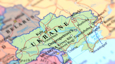 En manchettes: Guerre en Ukraine – Autonomie et devoirs – Allaitement – Optimisme des enfants