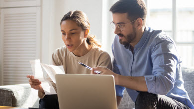 En manchettes: Logement – Équité entre enfants – Stress des mères
