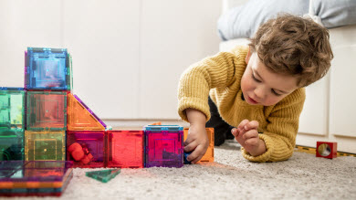 En manchettes: Sécurité des jouets – Cerveau des nouveaux papas – Goûts alimentaires du foetus – Droits des tout-petits