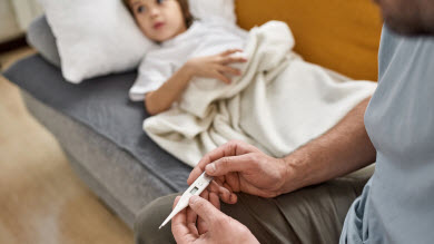 En manchettes: Fièvre et garderie – Punitions et santé mentale – Écrans en garderie – Sport durant la grossesse