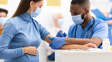 Coqueluche: pourquoi vacciner les femmes enceintes