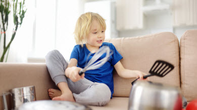 L'enfant qui ne joue pas avec ses jouets